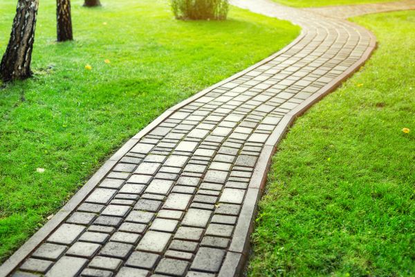 Yard Walkway Design